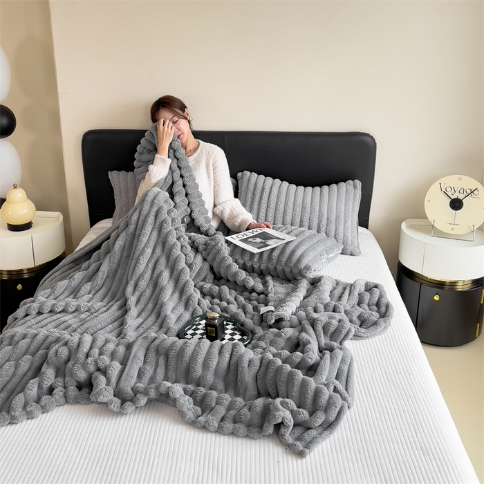 91家纺网 家纺一手货源 找家纺 亚龙工厂店 2025新款时尚活性抗静电兔绒毛毯毯子 兔毛银灰