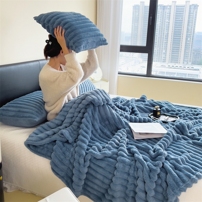 91家纺网 家纺一手货源 找家纺 亚龙工厂店 2025新款时尚活性抗静电兔绒毛毯毯子 兔毛蓝