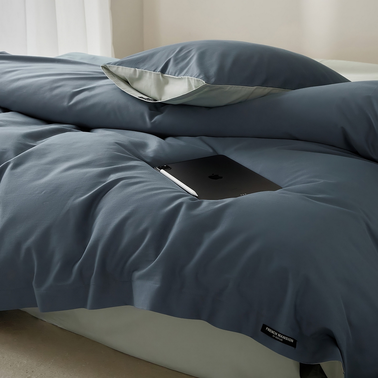 91家纺网 家纺一手货源 找家纺 EH家居 2025新款100S长绒棉小宽边磨毛四件套--云栖系列 深海晴空