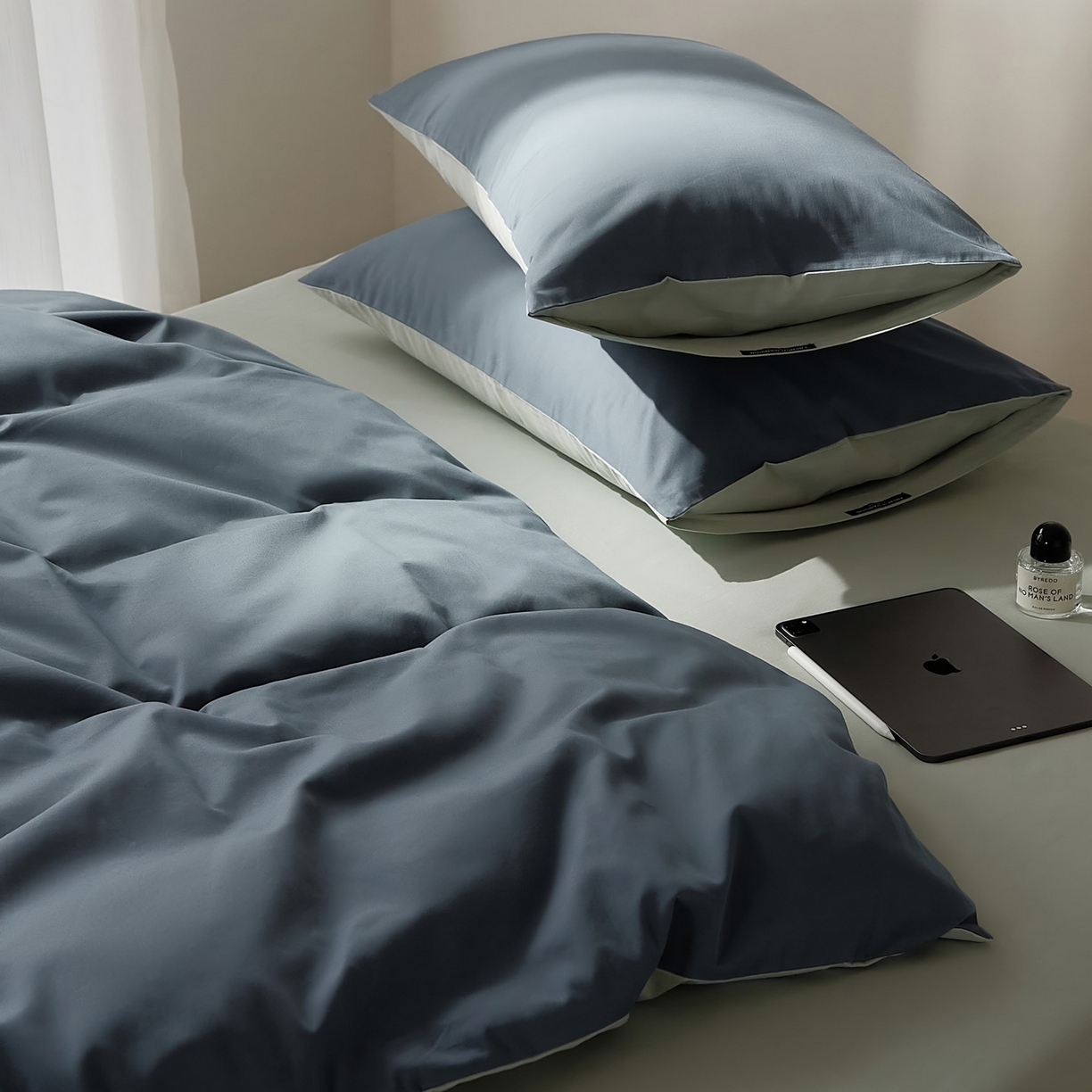 91家纺网 家纺一手货源 找家纺 EH家居 2025新款100S长绒棉小宽边磨毛四件套--云栖系列 深海晴空