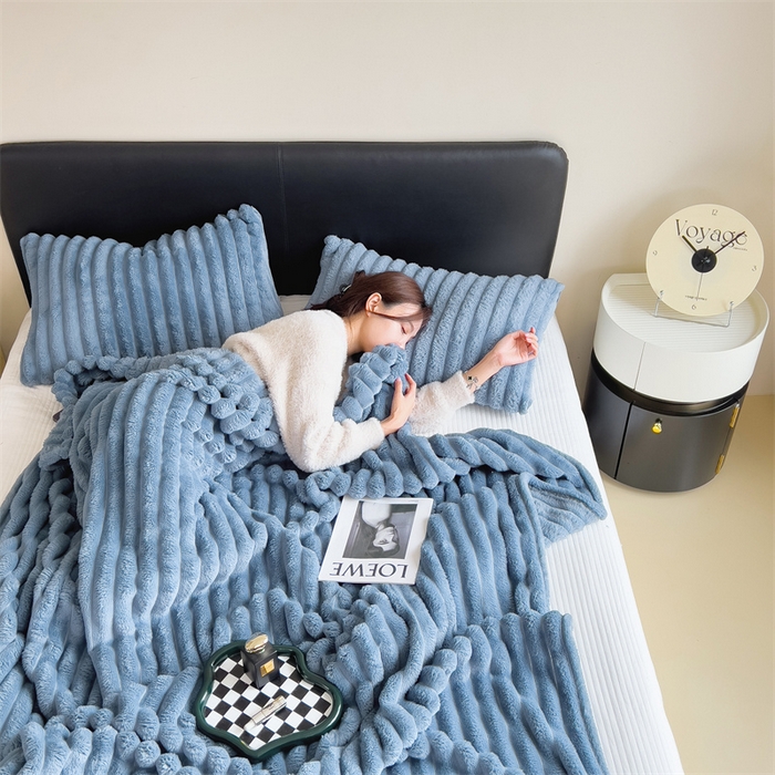 91家纺网 家纺一手货源 找家纺 亚龙工厂店 2025新款时尚活性抗静电兔绒毛毯毯子 兔毛蓝