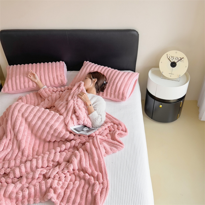 91家纺网 家纺一手货源 找家纺 亚龙工厂店 2025新款时尚活性抗静电兔绒毛毯毯子 兔毛粉