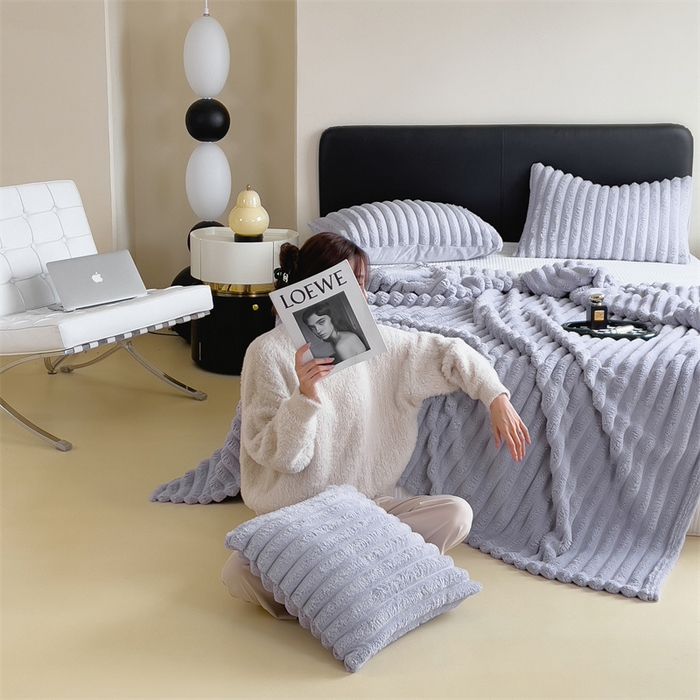 91家纺网 家纺一手货源 找家纺 亚龙工厂店 2025新款时尚活性抗静电兔绒毛毯毯子 兔毛紫