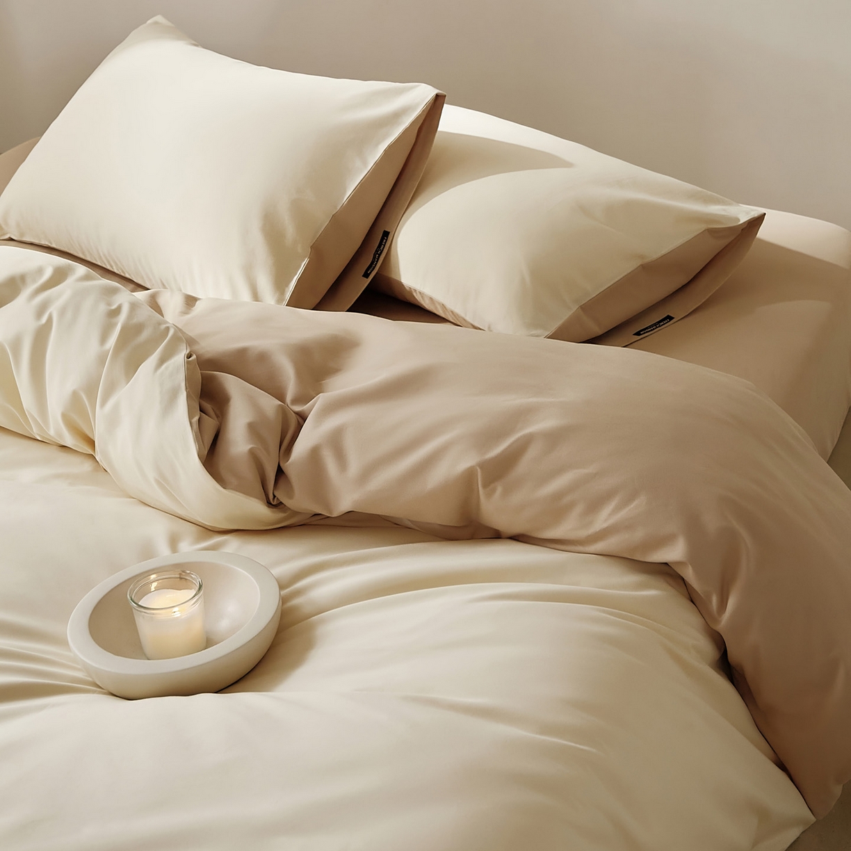 91家纺网 家纺一手货源 找家纺 EH家居 2025新款100S长绒棉小宽边磨毛四件套--云栖系列 奶白+落日咖