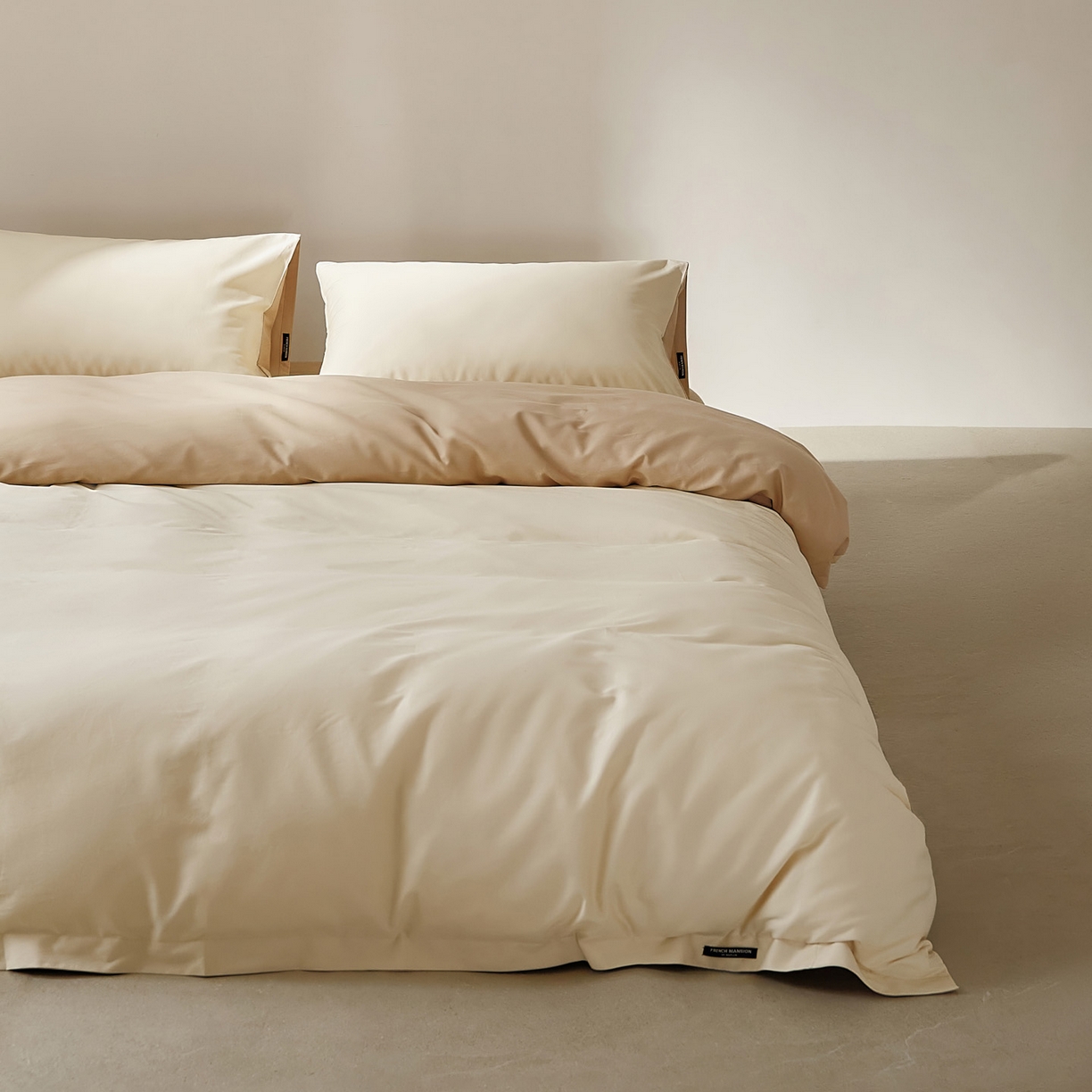 91家纺网 家纺一手货源 找家纺 EH家居 2025新款100S长绒棉小宽边磨毛四件套--云栖系列 奶白+落日咖