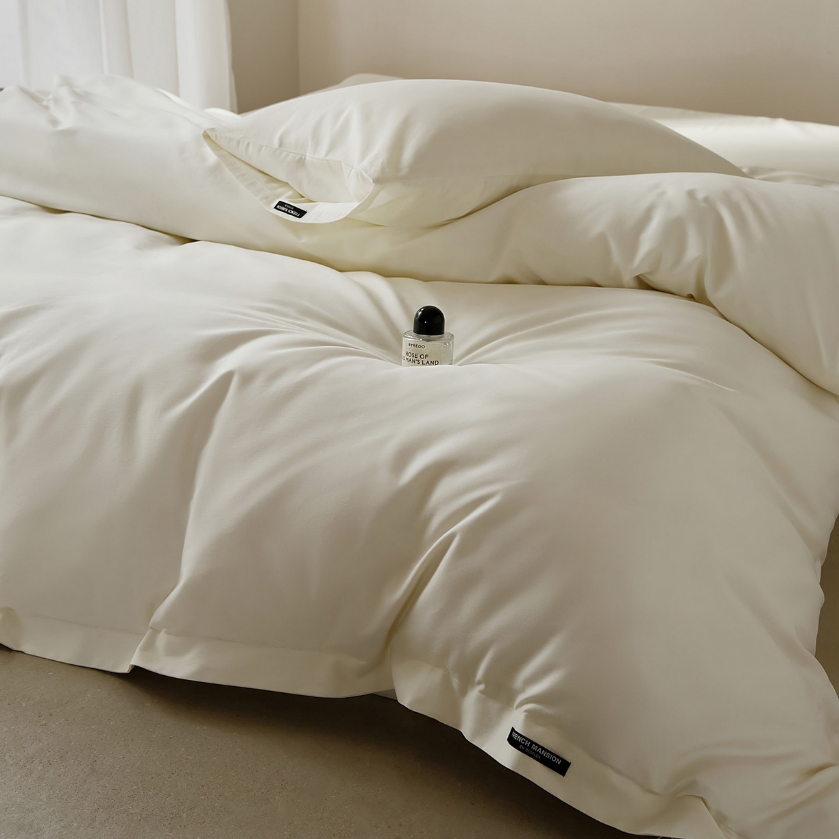 91家纺网 家纺一手货源 找家纺 EH家居 2025新款100S长绒棉小宽边磨毛四件套--云栖系列 柔雾白