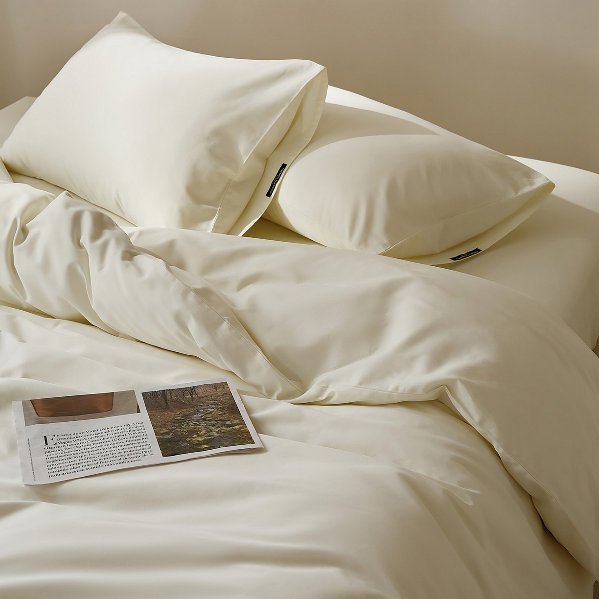 91家纺网 家纺一手货源 找家纺 EH家居 2025新款100S长绒棉小宽边磨毛四件套--云栖系列 柔雾白