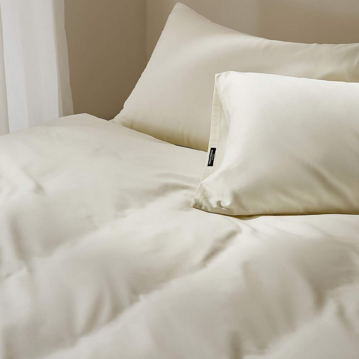 91家纺网 家纺一手货源 找家纺 EH家居 2025新款100S长绒棉小宽边磨毛四件套--云栖系列 柔雾白