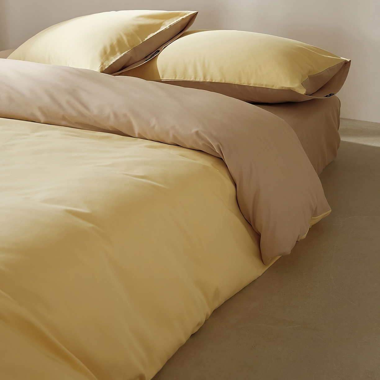 91家纺网 家纺一手货源 找家纺 EH家居 2025新款100S长绒棉小宽边磨毛四件套--云栖系列 雏菊奶咖