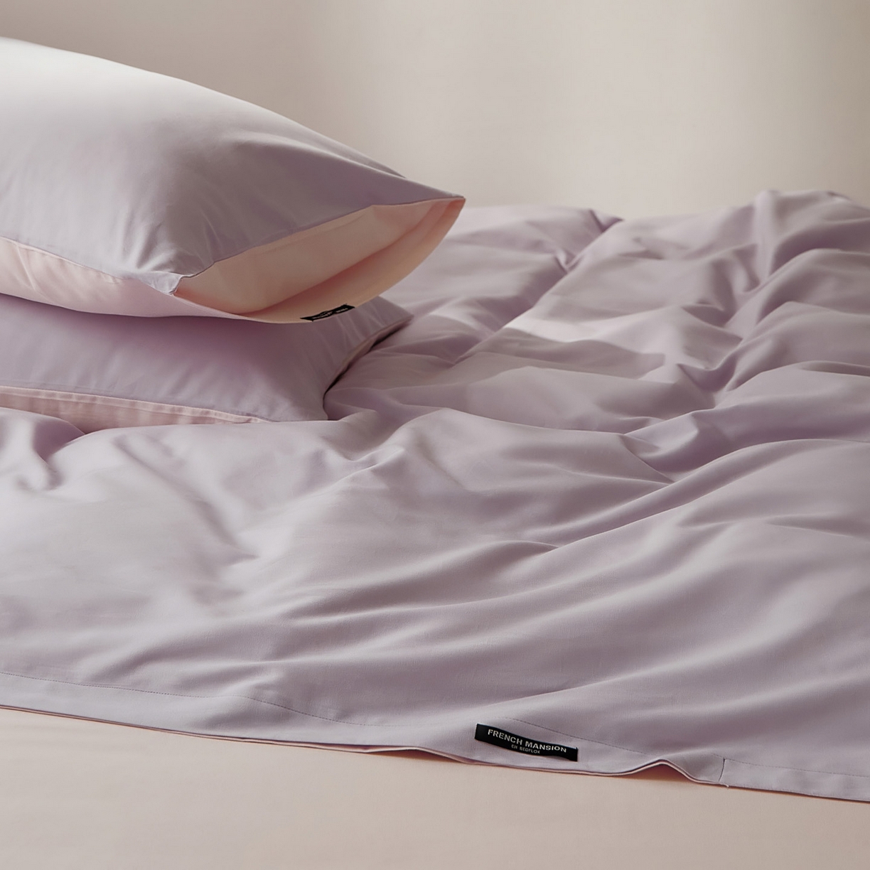 91家纺网 家纺一手货源 找家纺 EH家居 2025新款100S长绒棉小宽边磨毛四件套--云栖系列 丁香粉紫