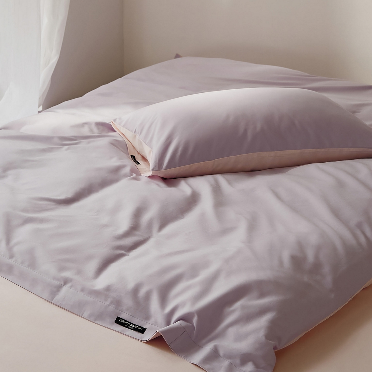 91家纺网 家纺一手货源 找家纺 EH家居 2025新款100S长绒棉小宽边磨毛四件套--云栖系列 丁香粉紫