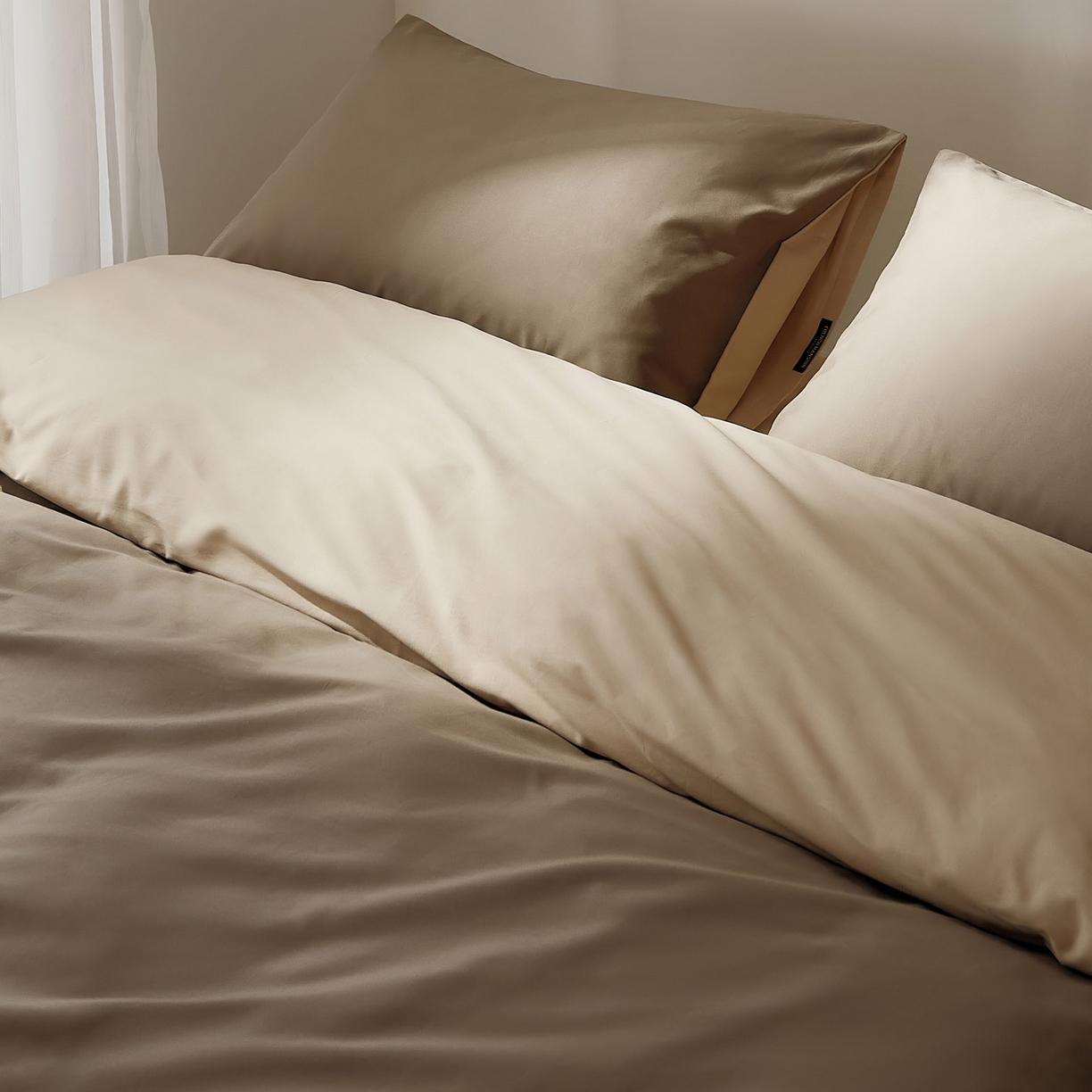 91家纺网 家纺一手货源 找家纺 EH家居 2025新款100S长绒棉小宽边磨毛四件套--云栖系列 摩卡慕斯