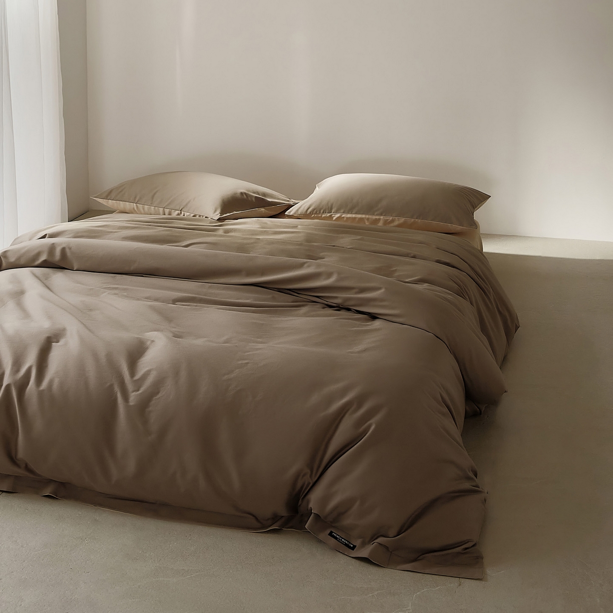 91家纺网 家纺一手货源 找家纺 EH家居 2025新款100S长绒棉小宽边磨毛四件套--云栖系列 摩卡慕斯