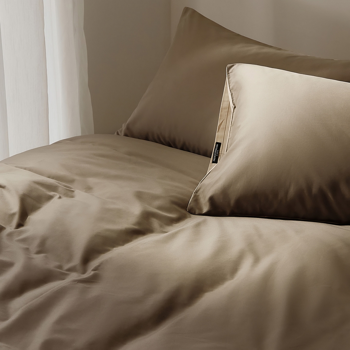 91家纺网 家纺一手货源 找家纺 EH家居 2025新款100S长绒棉小宽边磨毛四件套--云栖系列 摩卡慕斯