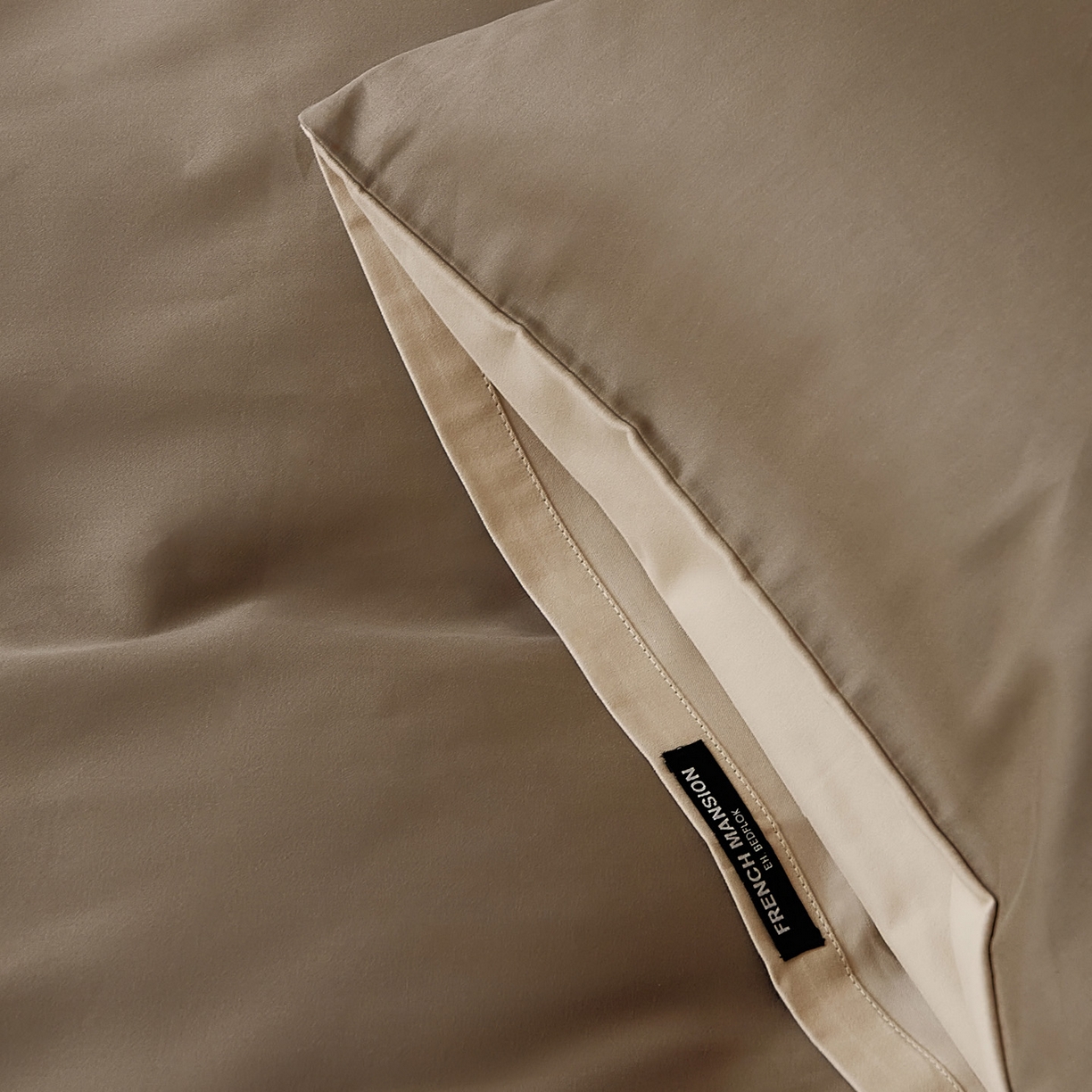 91家纺网 家纺一手货源 找家纺 EH家居 2025新款100S长绒棉小宽边磨毛四件套--云栖系列 摩卡慕斯