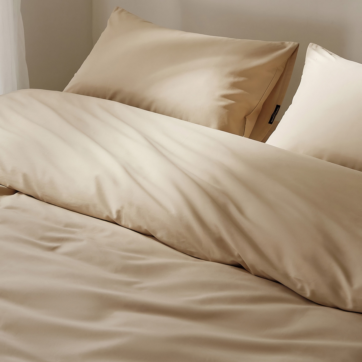 91家纺网 家纺一手货源 找家纺 EH家居 2025新款100S长绒棉小宽边磨毛四件套--云栖系列 布丁奶咖