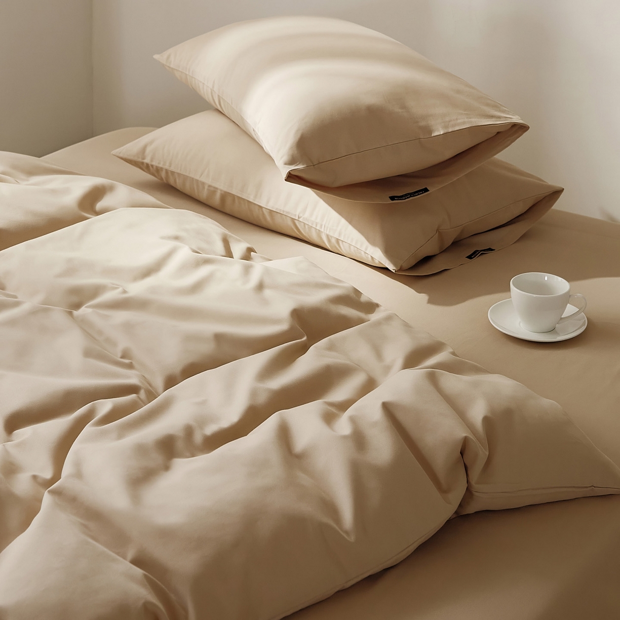 91家纺网 家纺一手货源 找家纺 EH家居 2025新款100S长绒棉小宽边磨毛四件套--云栖系列 布丁奶咖