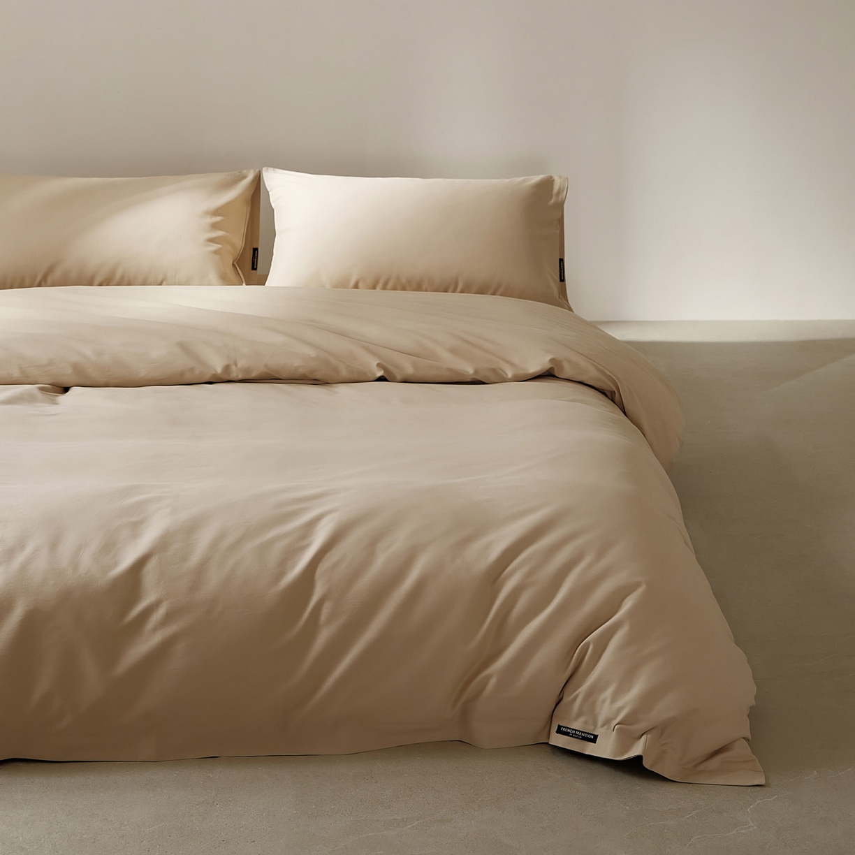 91家纺网 家纺一手货源 找家纺 EH家居 2025新款100S长绒棉小宽边磨毛四件套--云栖系列 布丁奶咖