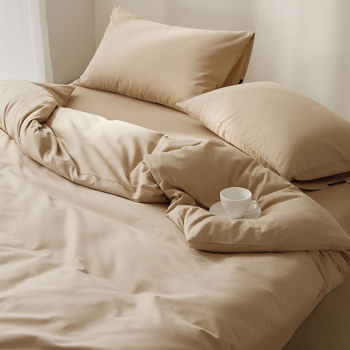 91家纺网 家纺一手货源 找家纺 EH家居 2025新款100S长绒棉小宽边磨毛四件套--云栖系列 布丁奶咖