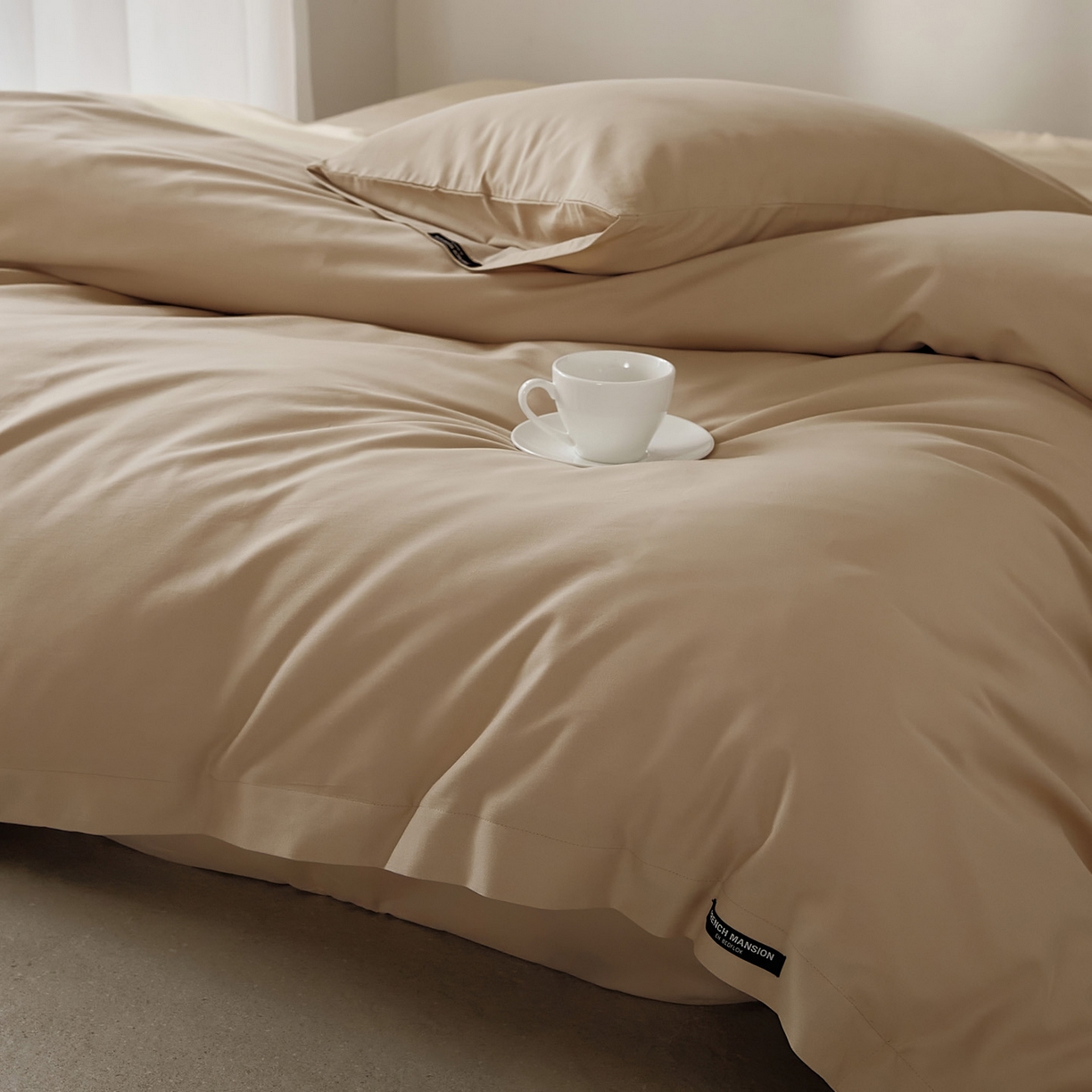 91家纺网 家纺一手货源 找家纺 EH家居 2025新款100S长绒棉小宽边磨毛四件套--云栖系列 布丁奶咖