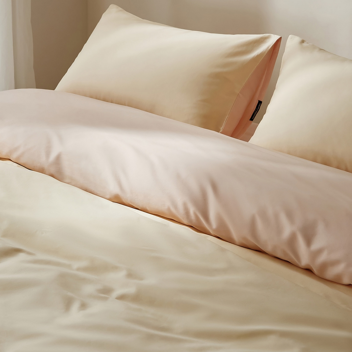 91家纺网 家纺一手货源 找家纺 EH家居 2025新款100S长绒棉小宽边磨毛四件套--云栖系列 白茶桃粉