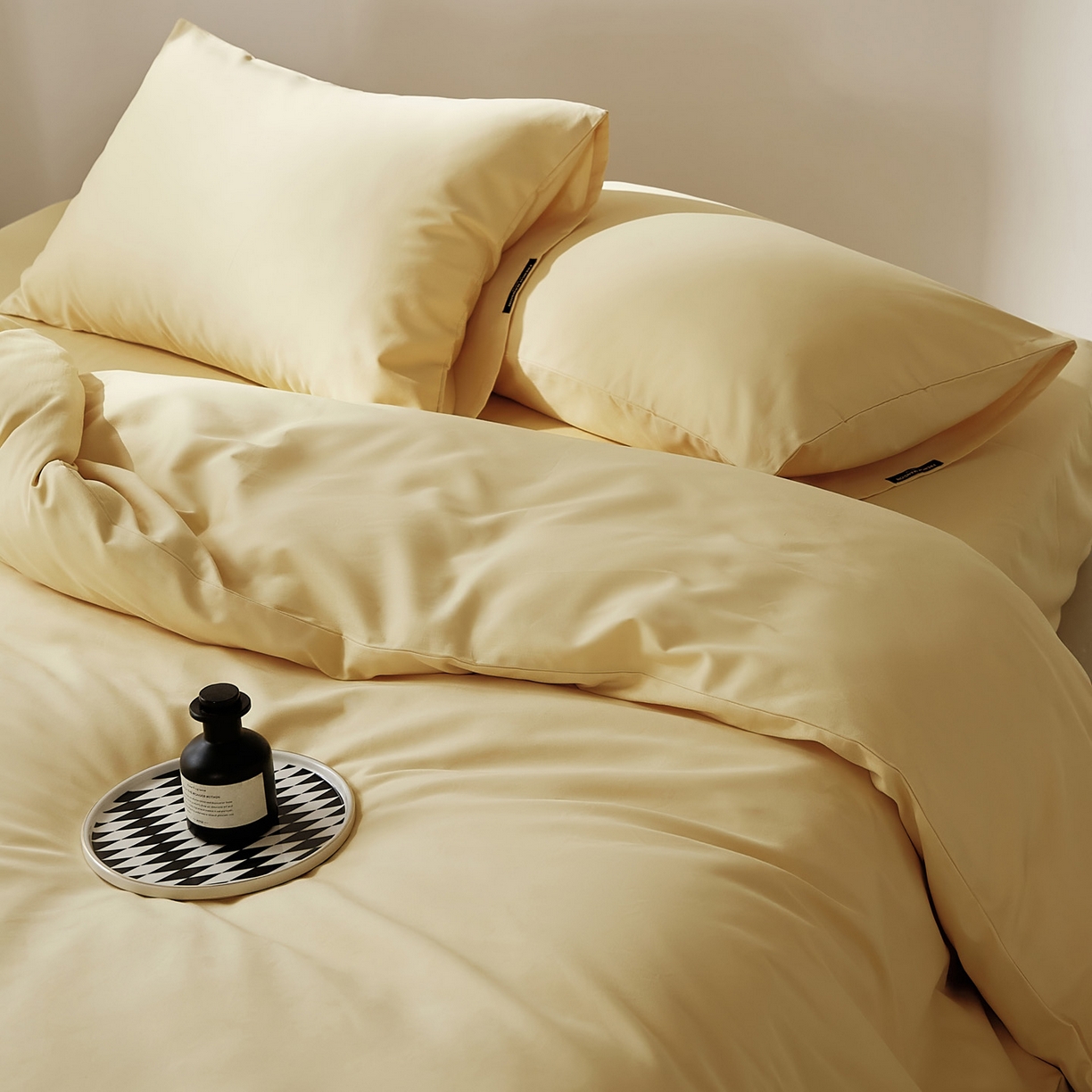 91家纺网 家纺一手货源 找家纺 EH家居 2025新款100S长绒棉小宽边磨毛四件套--云栖系列 雏菊黄