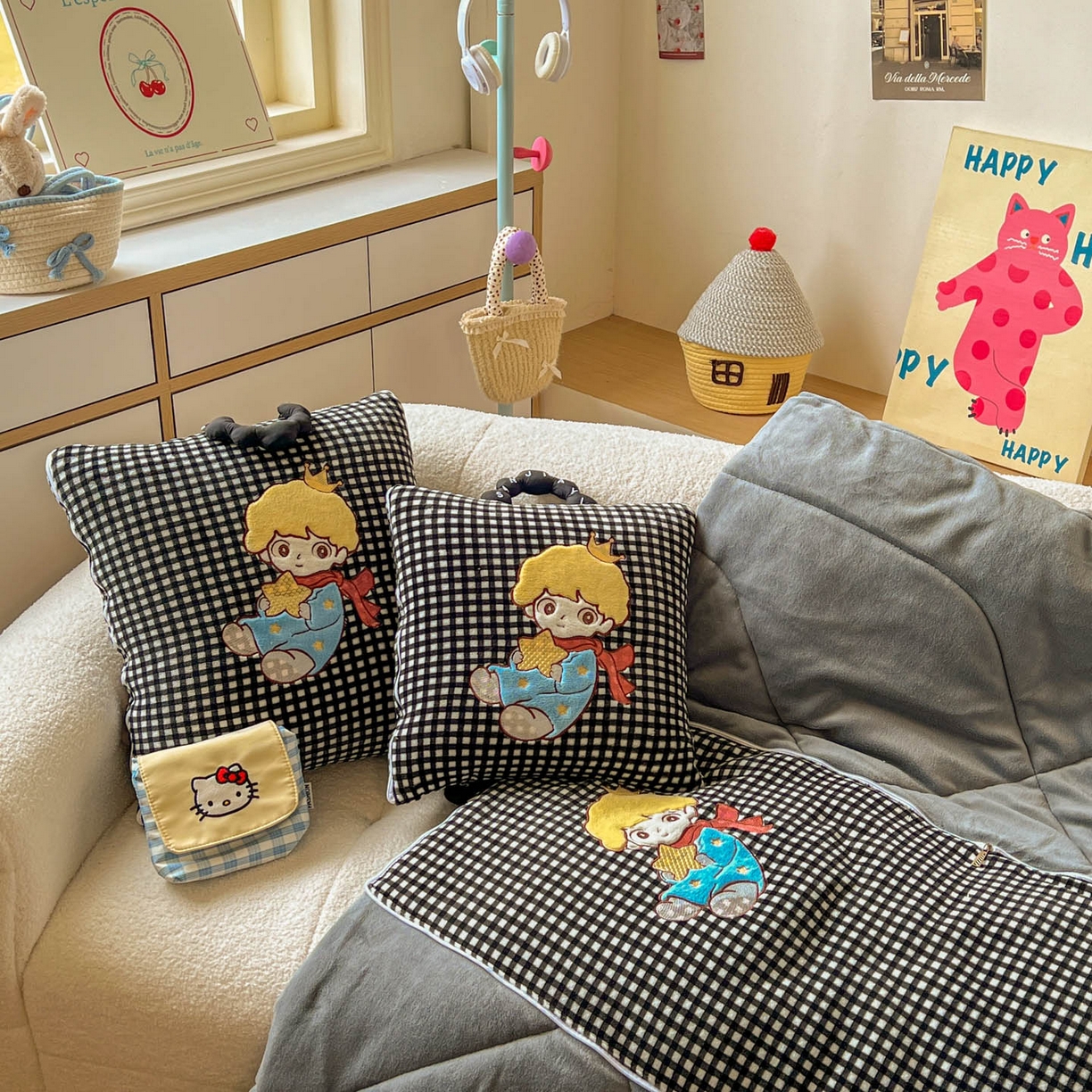 91家纺网 家纺一手货源 找家纺 番茄+ 2025新款加厚牛奶绒小王子抱枕 格子黑
