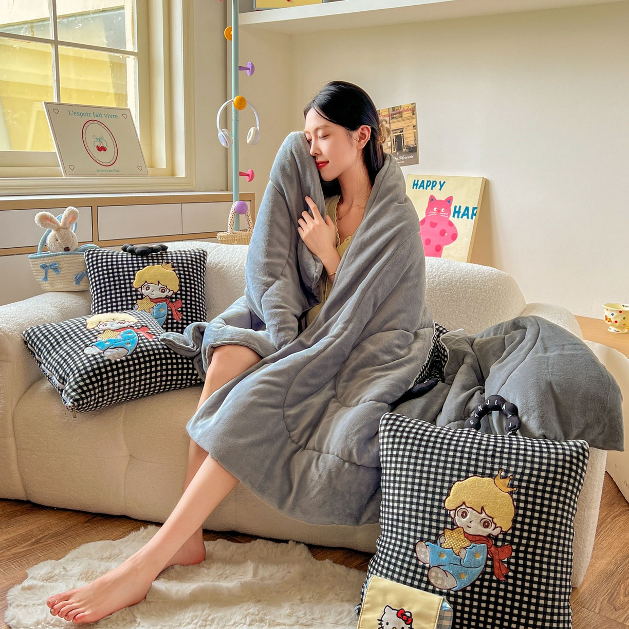 91家纺网 家纺一手货源 找家纺 番茄+ 2025新款加厚牛奶绒小王子抱枕 格子黑