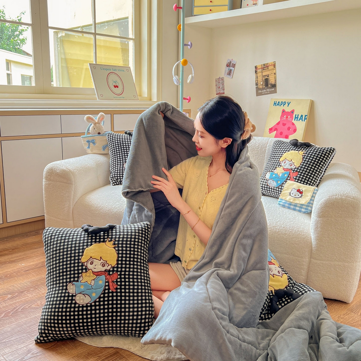 91家纺网 家纺一手货源 找家纺 番茄+ 2025新款加厚牛奶绒小王子抱枕 格子黑