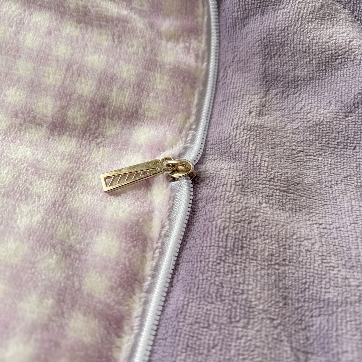 91家纺网 家纺一手货源 找家纺 番茄+ 2025新款加厚牛奶绒小王子抱枕 格子紫