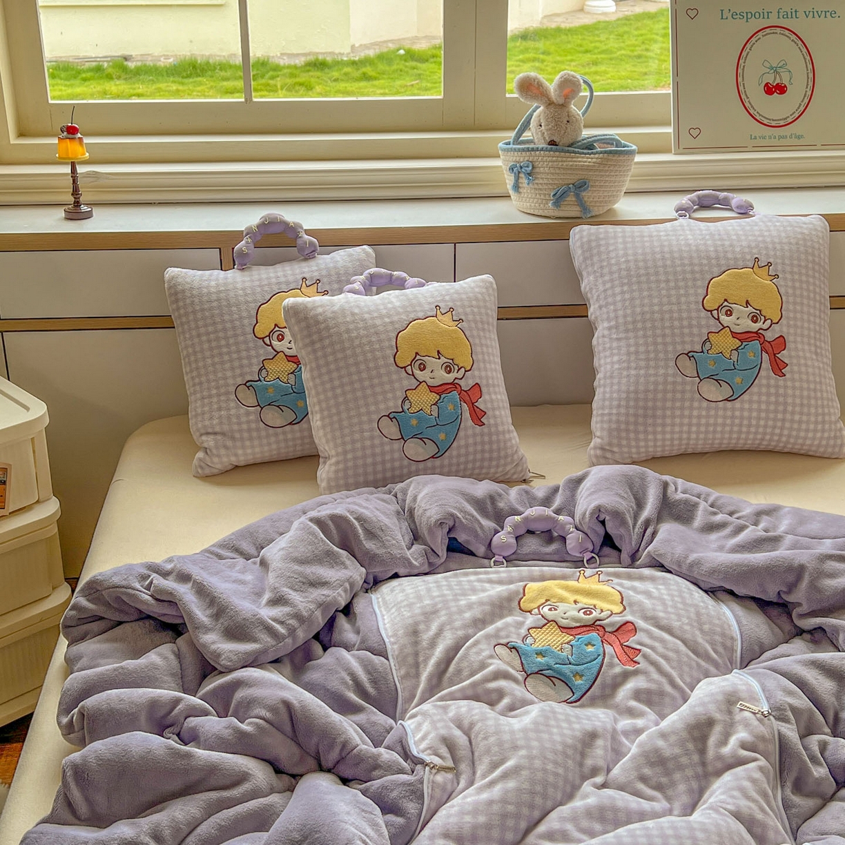 91家纺网 家纺一手货源 找家纺 番茄+ 2025新款加厚牛奶绒小王子抱枕 格子紫