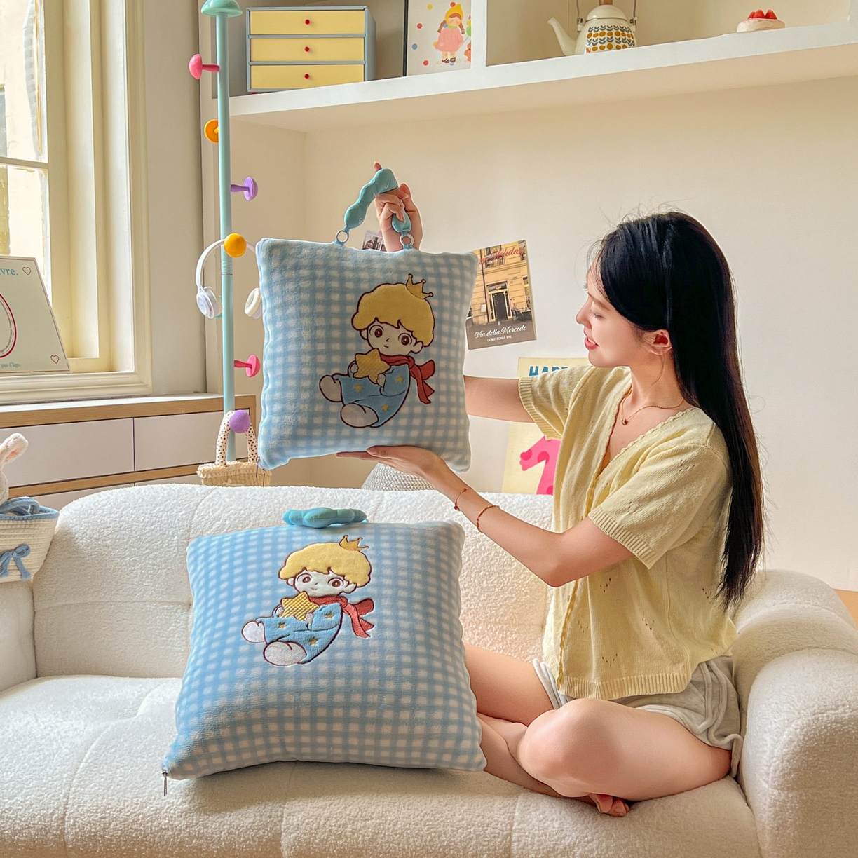 91家纺网 家纺一手货源 找家纺 番茄+ 2025新款加厚牛奶绒小王子抱枕 格子蓝