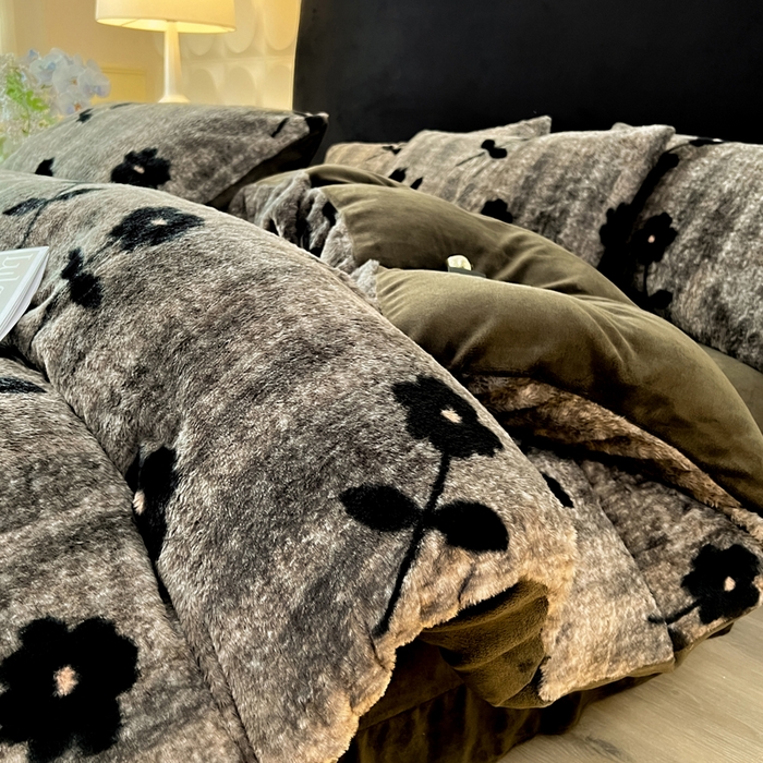 91家纺网 家纺一手货源 找家纺 米可 2025新款美拉德高克重兔毛绒牛奶绒四件套 繁花