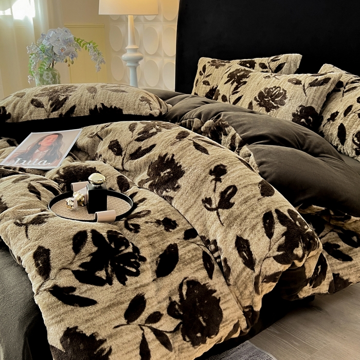 91家纺网 家纺一手货源 找家纺 米可 2025新款美拉德高克重兔毛绒牛奶绒四件套 花海