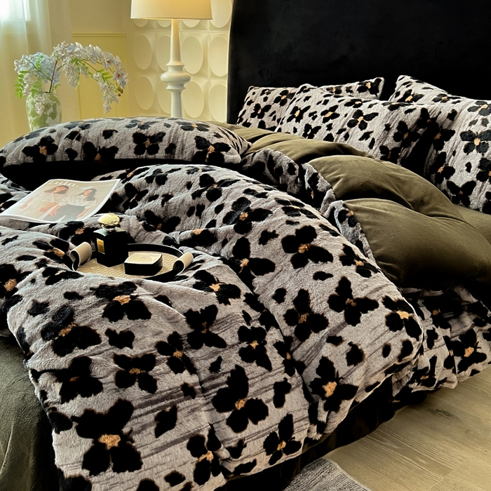 91家纺网 家纺一手货源 找家纺 米可 2025新款美拉德高克重兔毛绒牛奶绒四件套 幻蝶