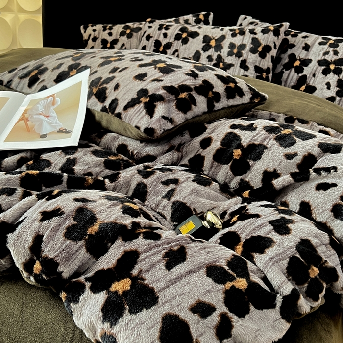 91家纺网 家纺一手货源 找家纺 米可 2025新款美拉德高克重兔毛绒牛奶绒四件套 幻蝶