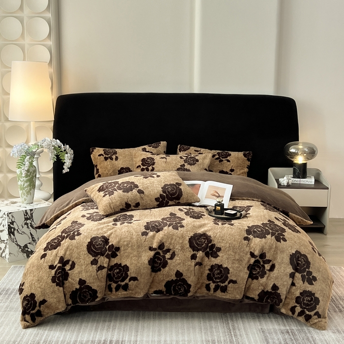 91家纺网 家纺一手货源 找家纺 米可 2025新款美拉德高克重兔毛绒牛奶绒四件套 盛放