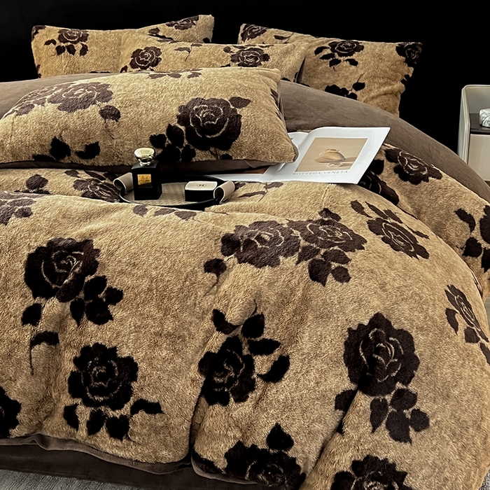 91家纺网 家纺一手货源 找家纺 米可 2025新款美拉德高克重兔毛绒牛奶绒四件套 盛放