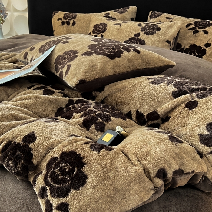 91家纺网 家纺一手货源 找家纺 米可 2025新款美拉德高克重兔毛绒牛奶绒四件套 盛放