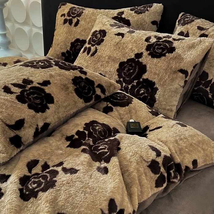 91家纺网 家纺一手货源 找家纺 米可 2025新款美拉德高克重兔毛绒牛奶绒四件套 盛放