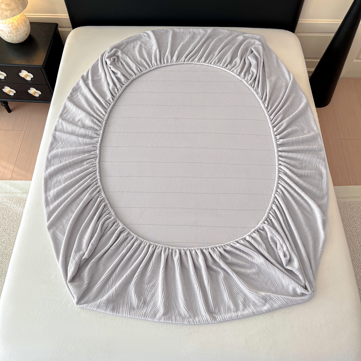 91家纺网 家纺一手货源 找家纺 蓝极人 2025新款烂花牛奶绒床笠 烂花床笠-米灰