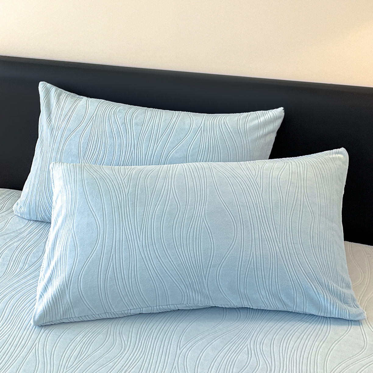 91家纺网 家纺一手货源 找家纺 蓝极人 2025新款烂花牛奶绒床笠 烂花床笠-浅蓝