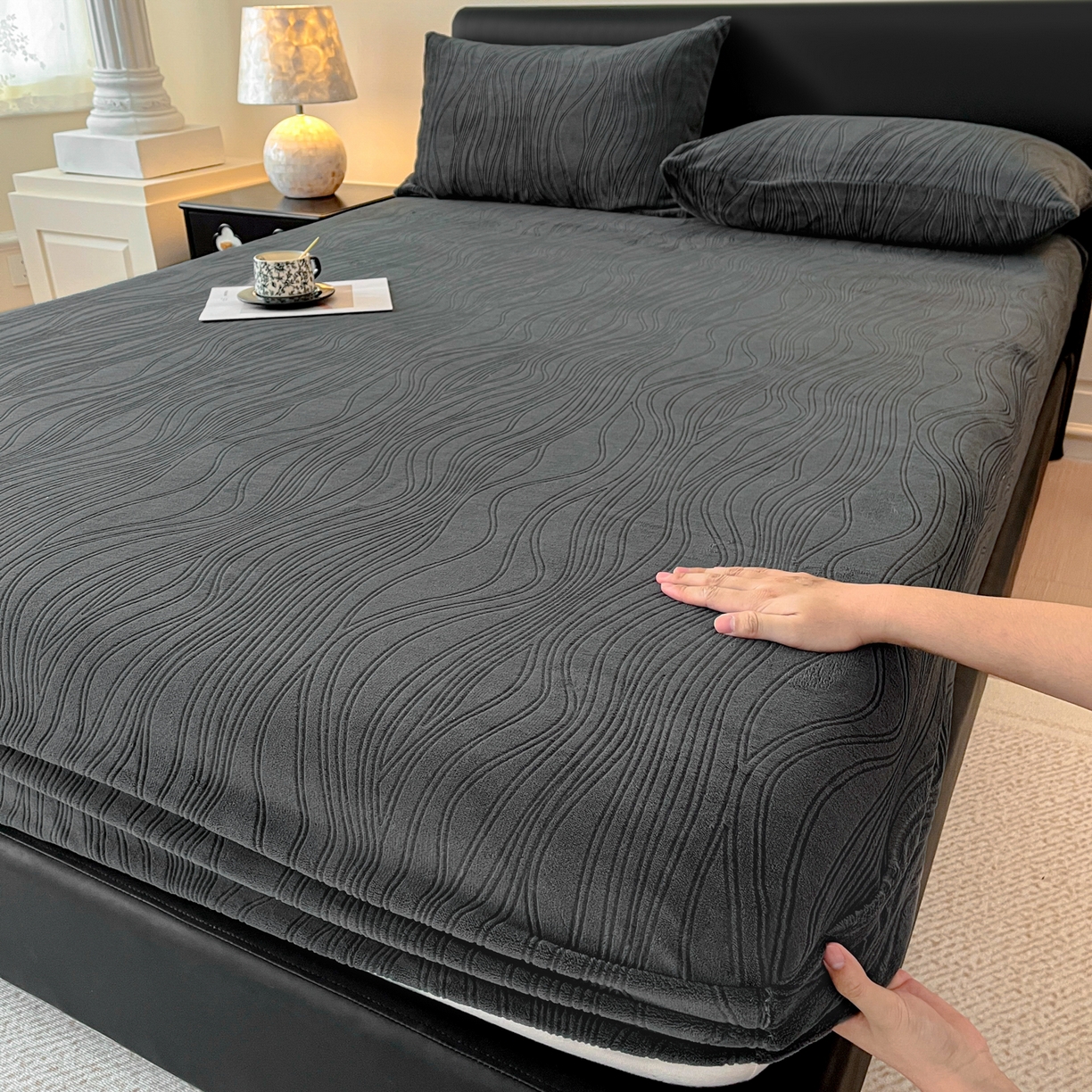 蓝极人 2025新款烂花牛奶绒床笠 烂花床笠-深灰