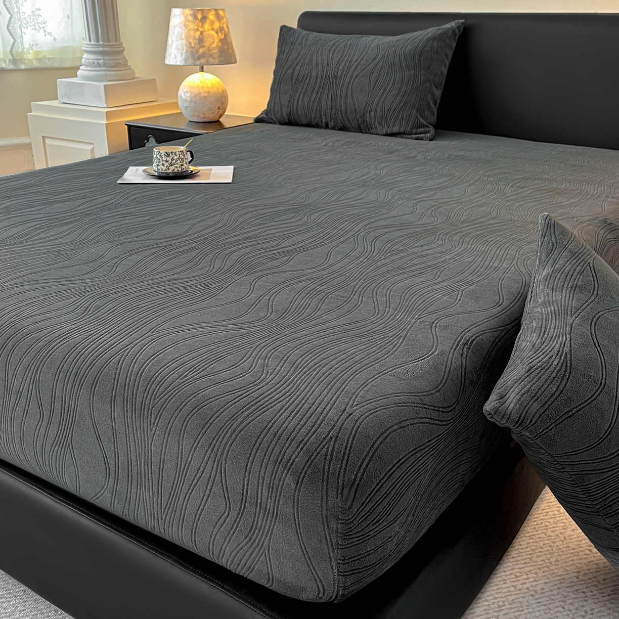 91家纺网 家纺一手货源 找家纺 蓝极人 2025新款烂花牛奶绒床笠 烂花床笠-深灰