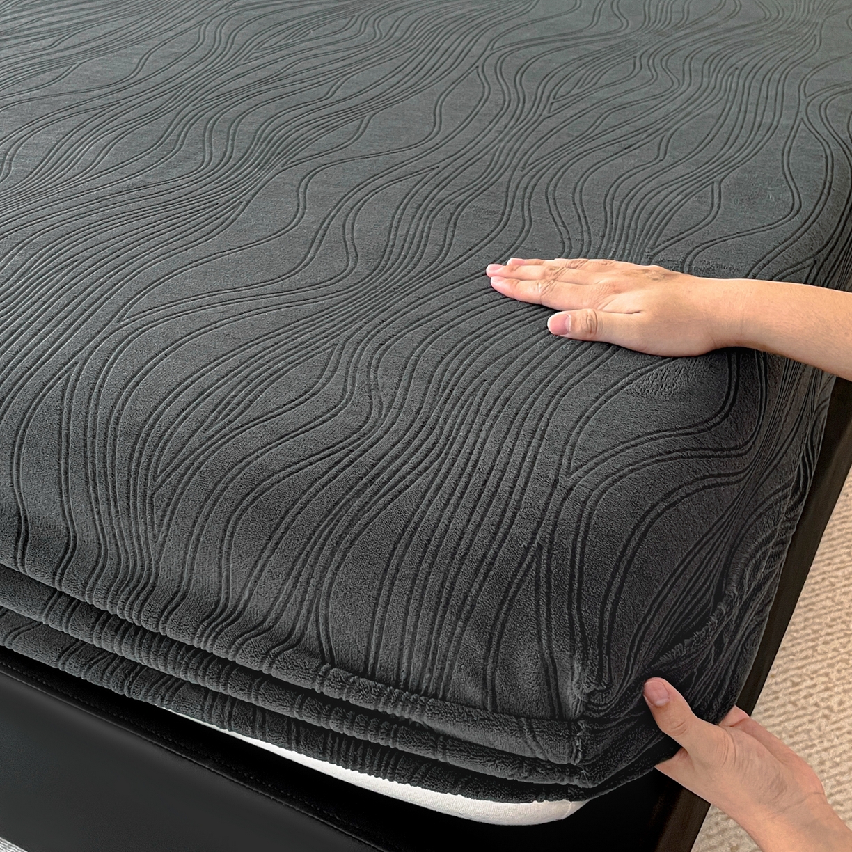 91家纺网 家纺一手货源 找家纺 蓝极人 2025新款烂花牛奶绒床笠 烂花床笠-深灰