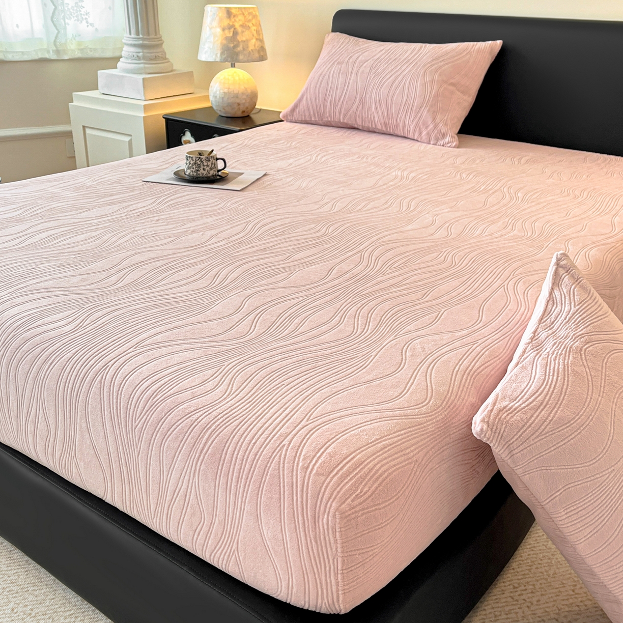 91家纺网 家纺一手货源 找家纺 蓝极人 2025新款烂花牛奶绒床笠 烂花床笠-桃粉