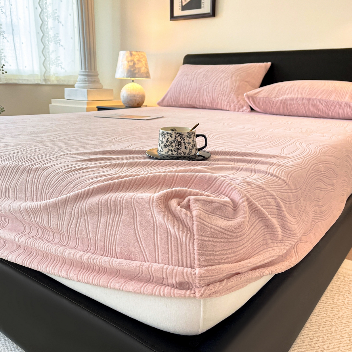 91家纺网 家纺一手货源 找家纺 蓝极人 2025新款烂花牛奶绒床笠 烂花床笠-桃粉