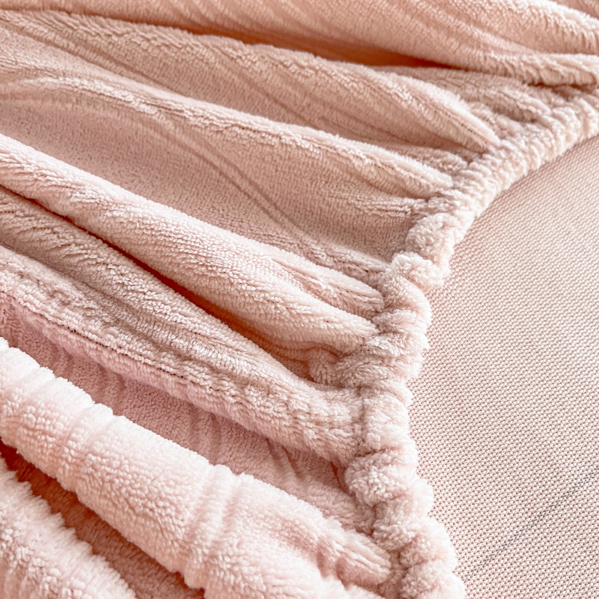 91家纺网 家纺一手货源 找家纺 蓝极人 2025新款烂花牛奶绒床笠 烂花床笠-桃粉