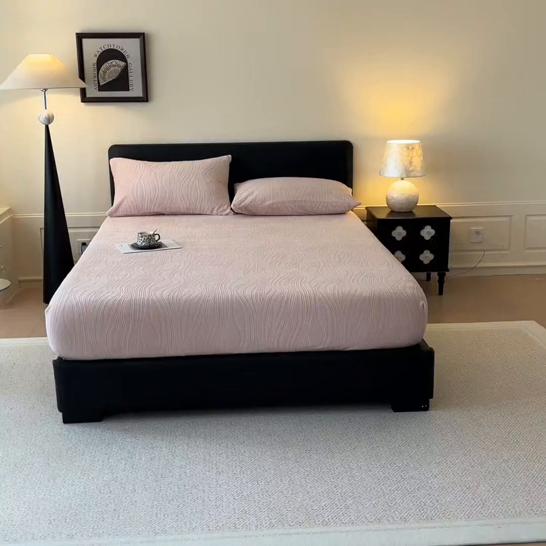 91家纺网 家纺一手货源 找家纺 蓝极人 2025新款烂花牛奶绒床笠 烂花床笠-桃粉