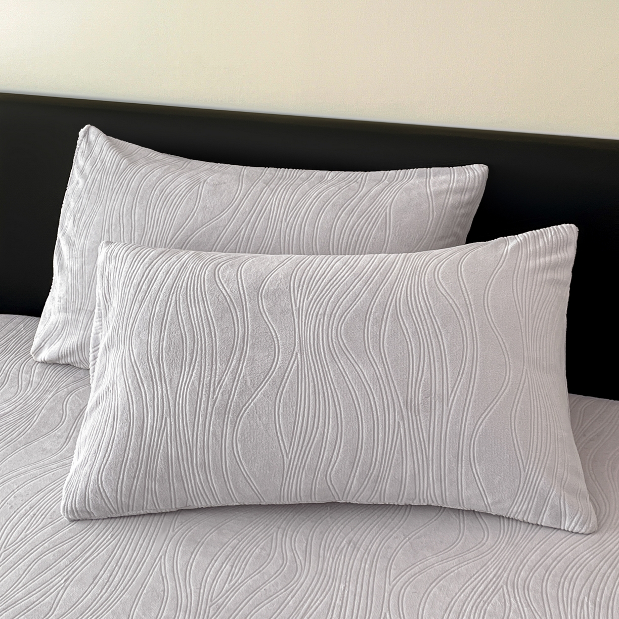 91家纺网 家纺一手货源 找家纺 酱子 2025新款烂花牛奶绒床笠 烂花床笠-米灰